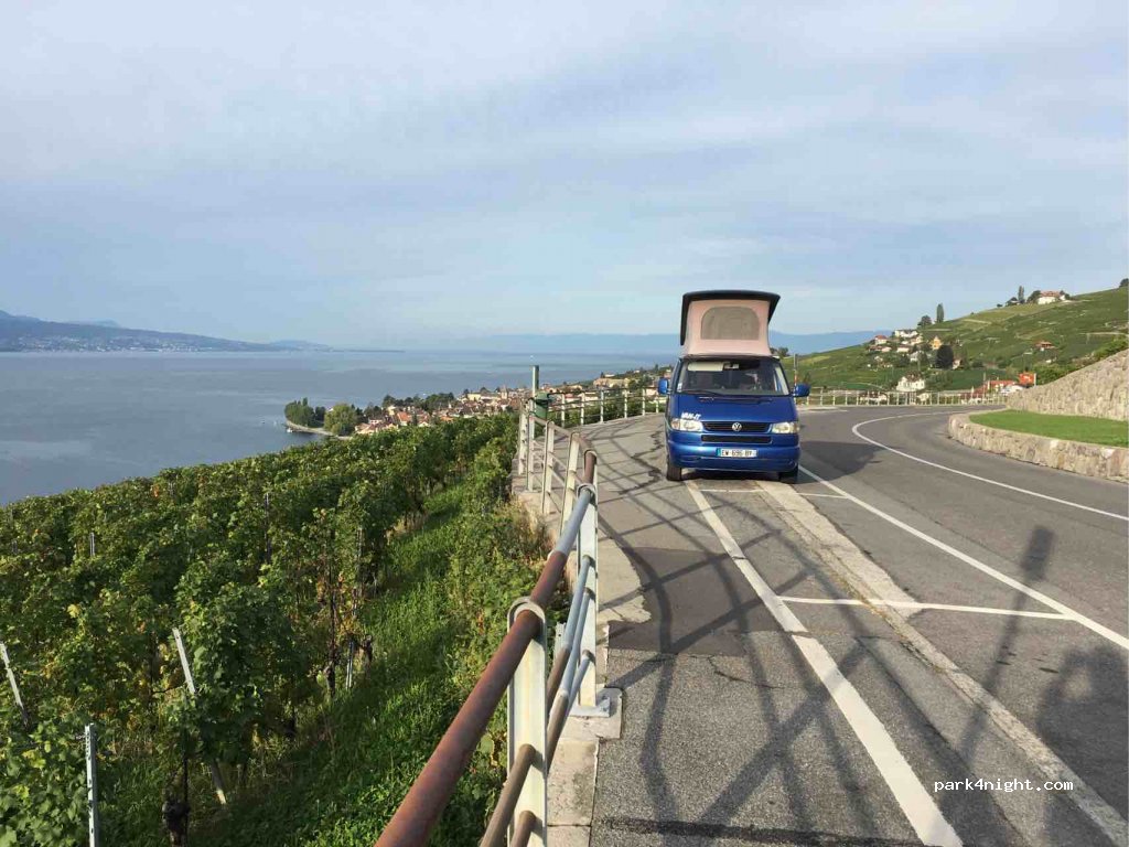 (1098) Bourg-en-Lavaux - Route de la corniche — foto 2