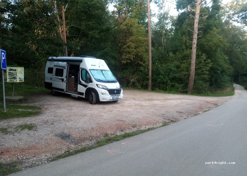 (690 06) Břeclav - Lednická — foto 2