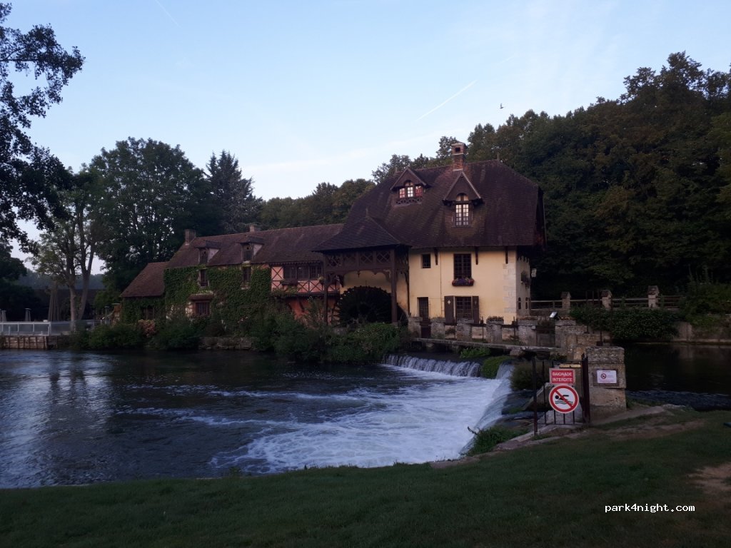 (27630) Fourges - 38 Rue du Moulin — foto