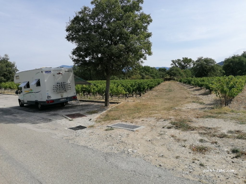 (84110) Crestet - Chemin de la Magdelaine — foto 2