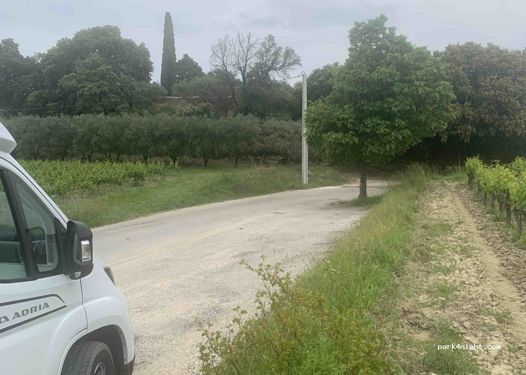 (84110) Crestet - Chemin de la Magdelaine — foto 5