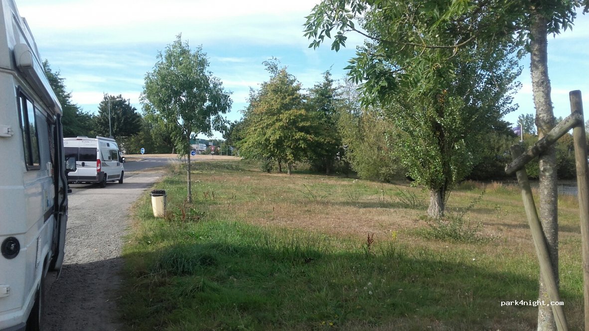 (79300) Bressuire - 4 Rue des Artisans — foto 2