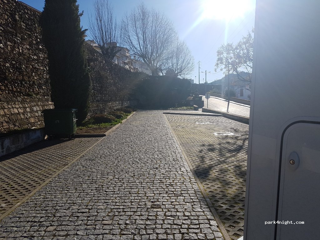 () Castelo de Vide - 5 Rua Luís de Camões — foto
