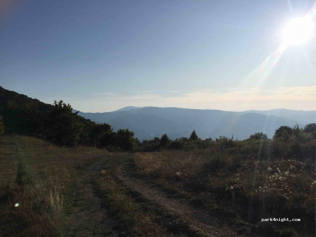 ()  - Unnamed Road — foto