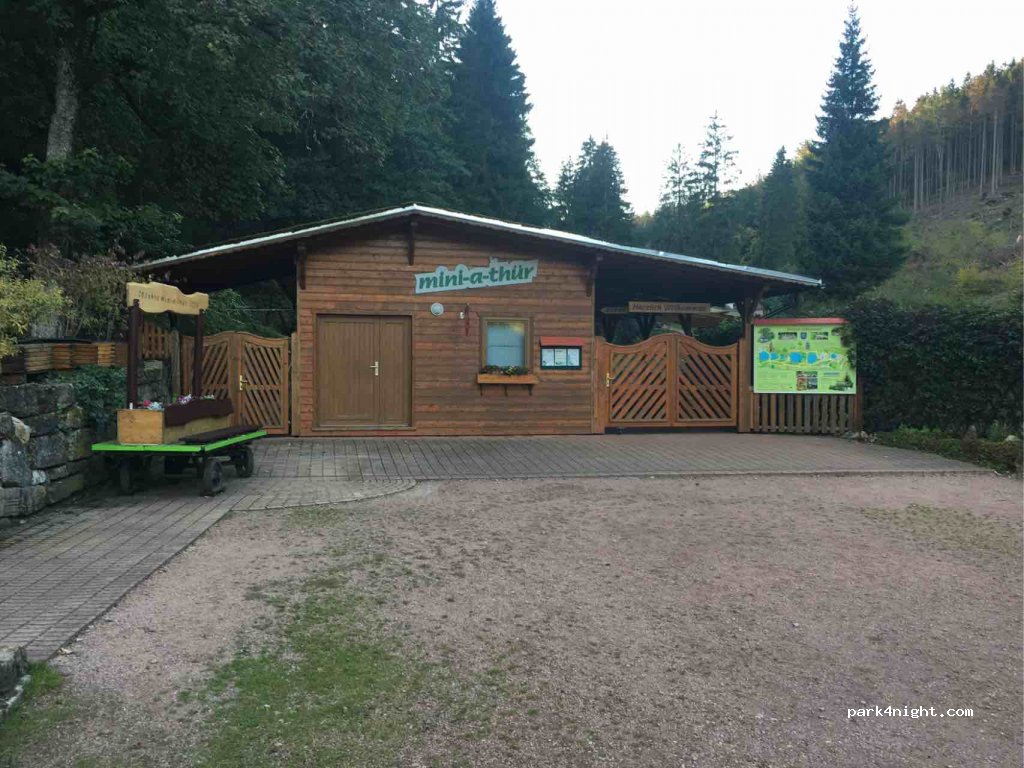 (99842) Ruhla - 30 Geschwister-Scholl-Straße — foto