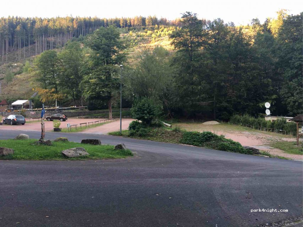 (99842) Ruhla - 30 Geschwister-Scholl-Straße — foto 2