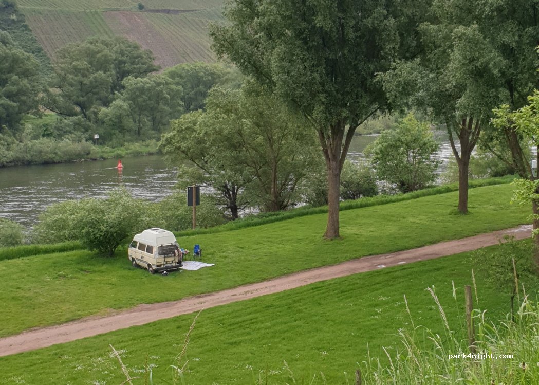 Wohnmobilstellplatz Reil Mosel — foto 2