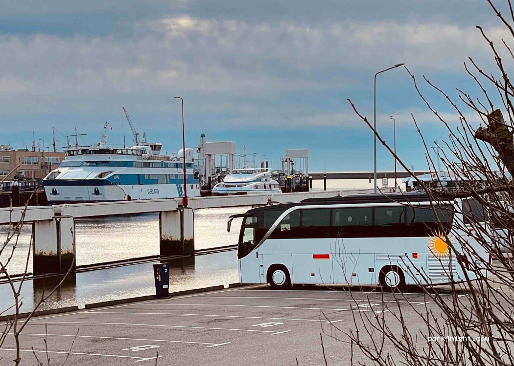 Camper parkeerplaats Nieuwe Vissershaven — foto 4