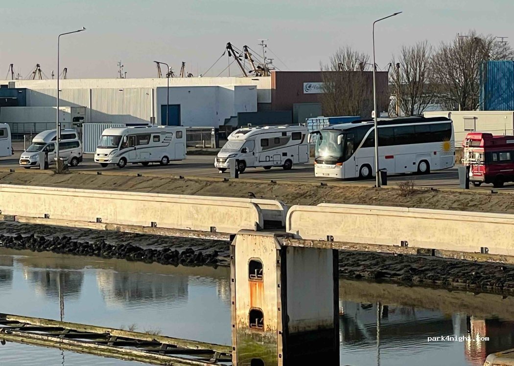 Camper parkeerplaats Nieuwe Vissershaven — foto 5