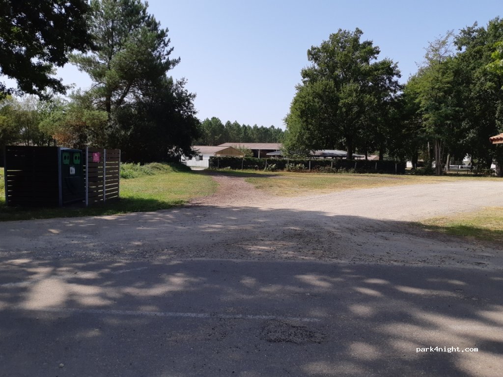 (40000) Mont-de-Marsan - 570 Avenue de l'Hippodrome — foto 3