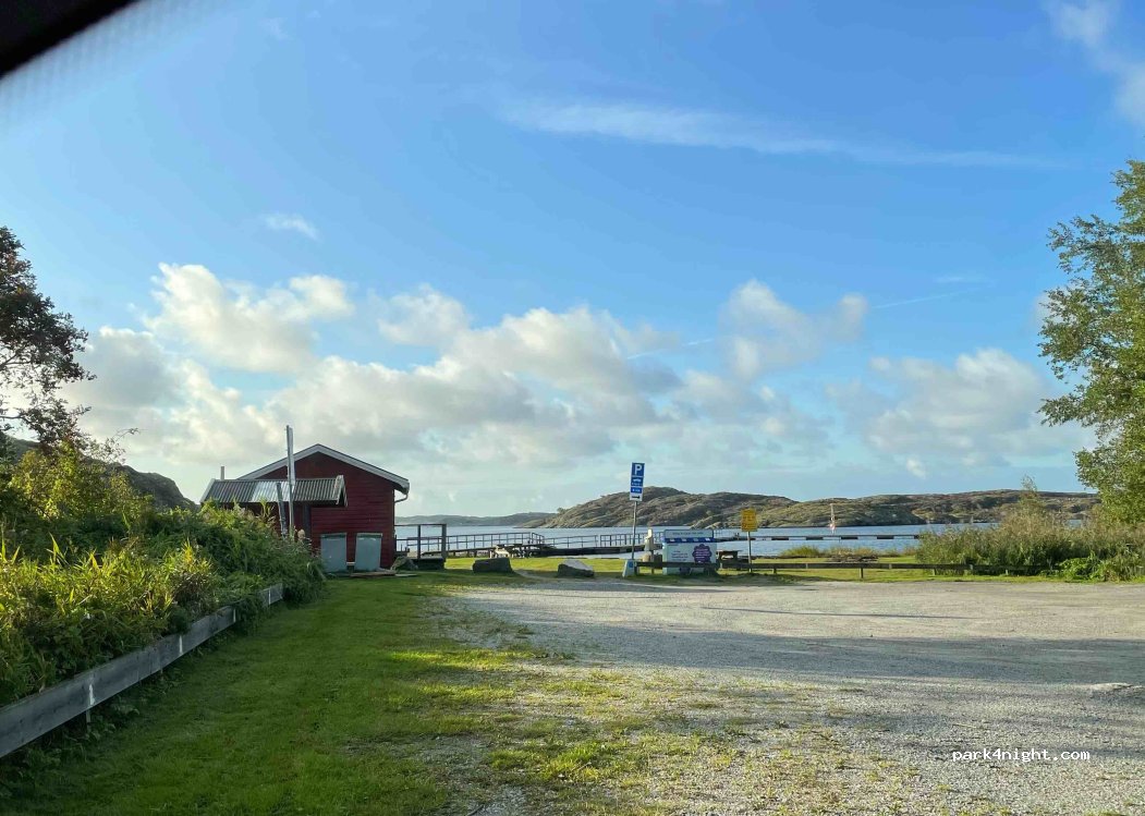 (471 90) Kyrkesund - 1 Färjevägen — foto 4