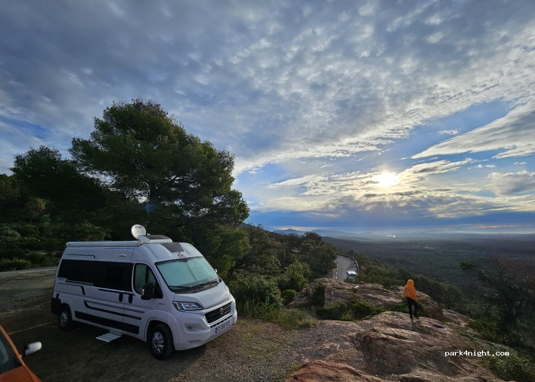 (83490) Bagnols-en-Forêt - Route du Muy — foto 3