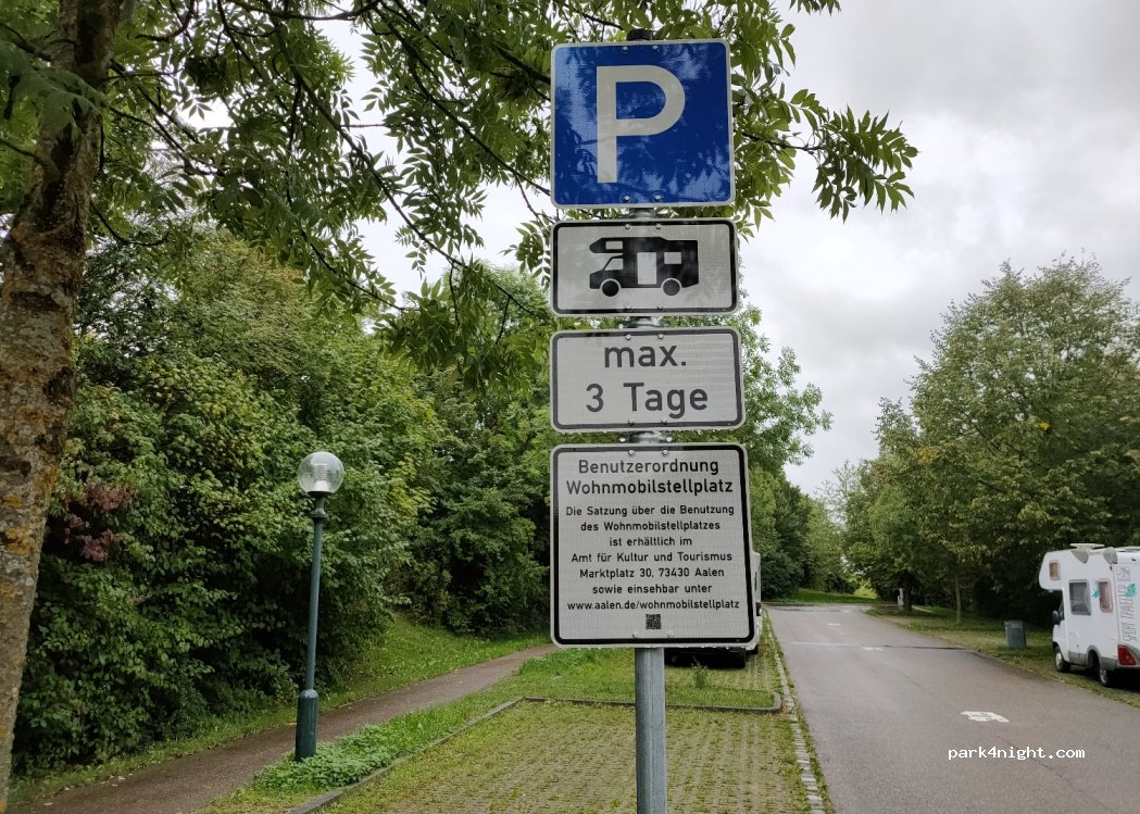 Wohnmobilstellplatz bei den Limes-Thermen — foto