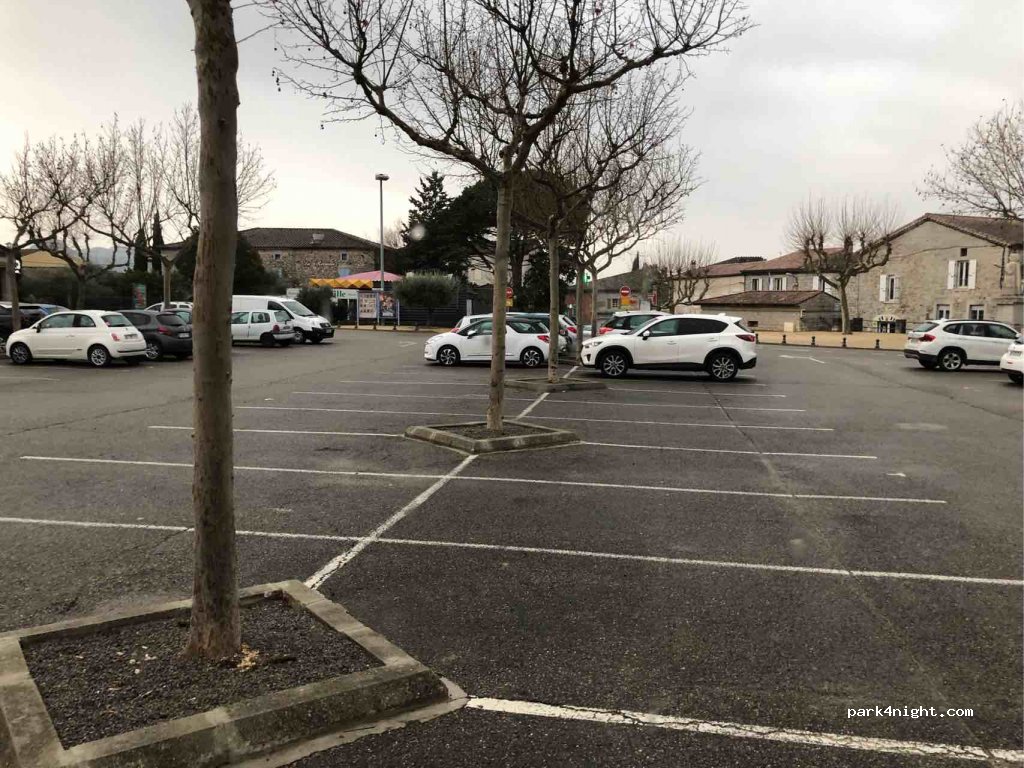 (07120) Ruoms - 6 Place du Général de Gaulle — foto