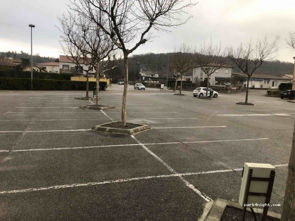 (07120) Ruoms - 6 Place du Général de Gaulle — foto 2