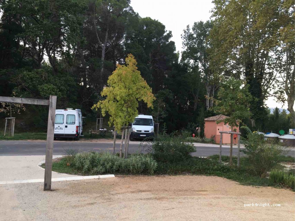 (13100) Beaurecueil - 30 D46 — foto