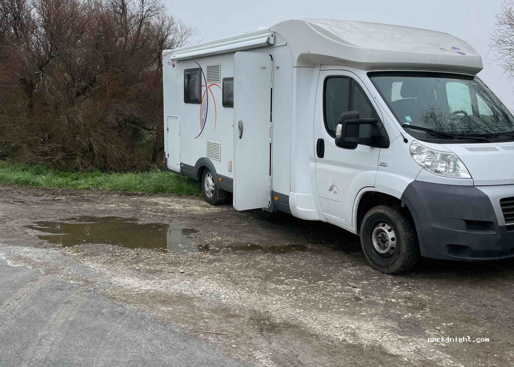 (17120) Talmont-sur-Gironde - 19-23 D145E4 — foto 3