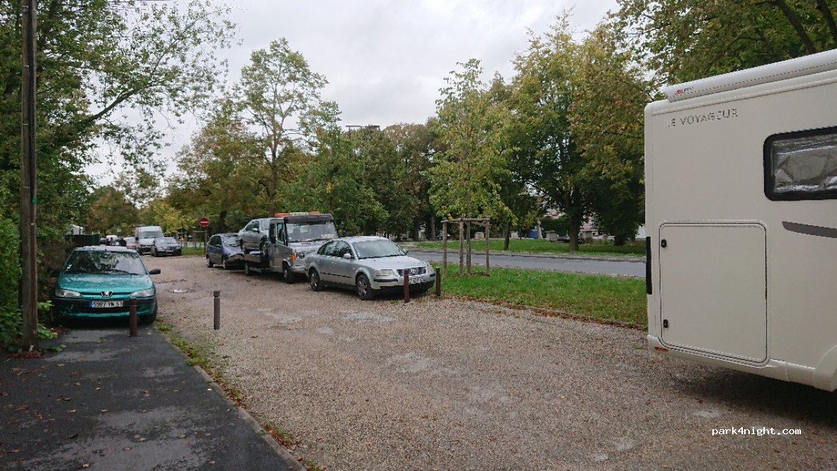 (51000) Châlons-en-Champagne - 1 Allée de Forêts — foto 2