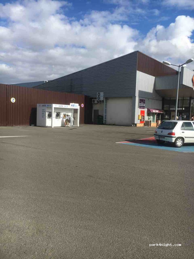 (18000) Bourges - 114 Avenue de Dun-sur-Auron — foto