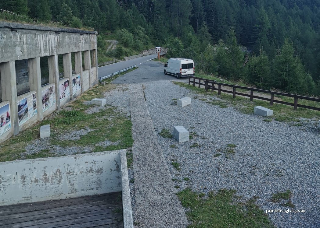 (23024) Madesimo - 138 Strada Statale 36 del Lago di Como e dello Spluga — foto 4