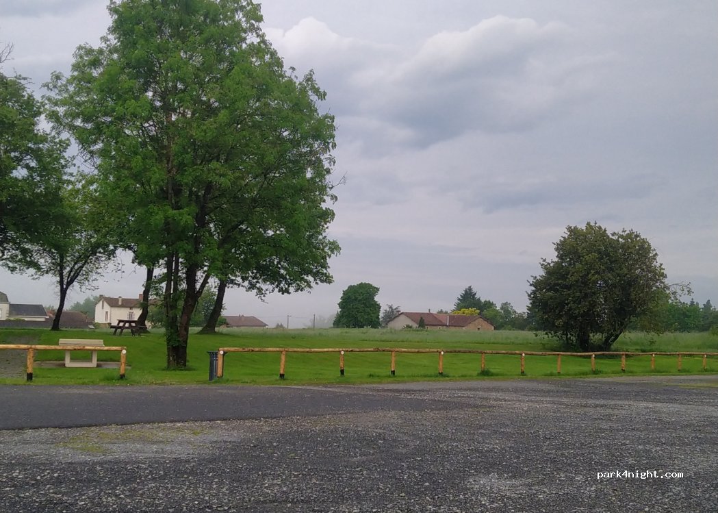 Aire de camping-car de Berneuil — foto 4