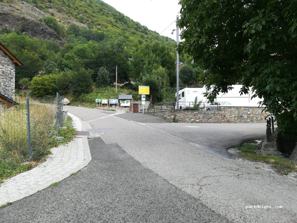 (25527) Durro - 7 Carretera Barruera,ag. Durro — foto 2