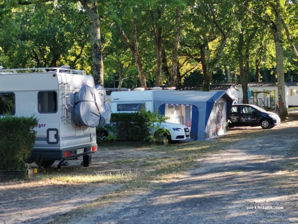 Camping Le Blayais Alicat — foto