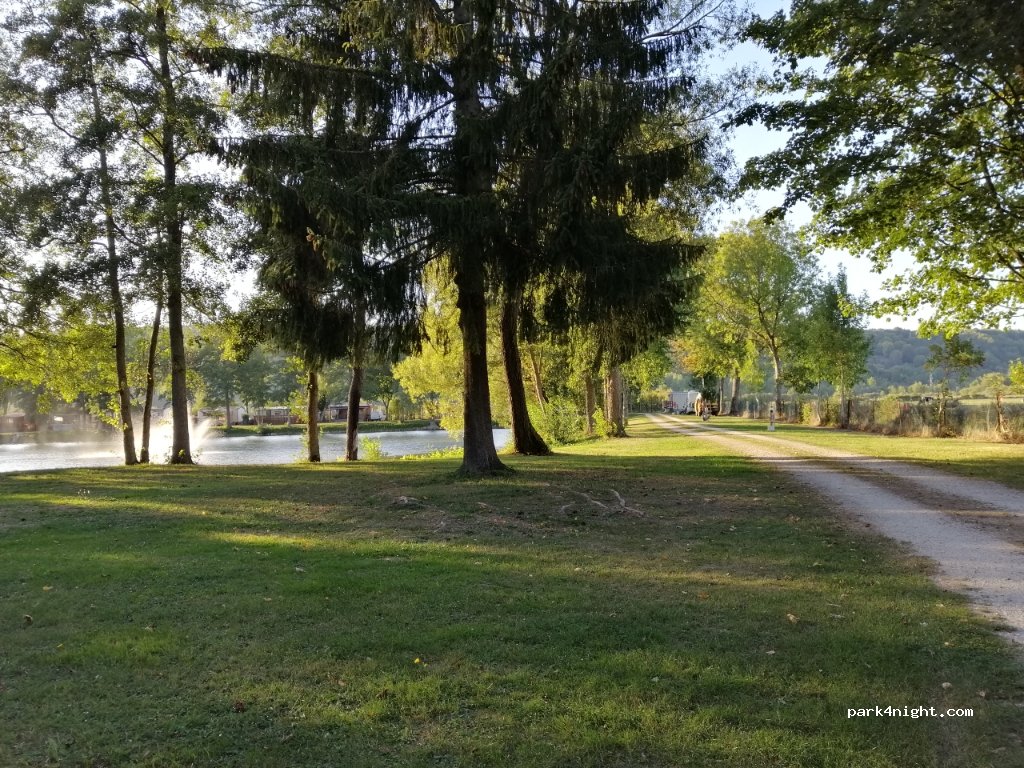 Kity Caravann Inn — foto