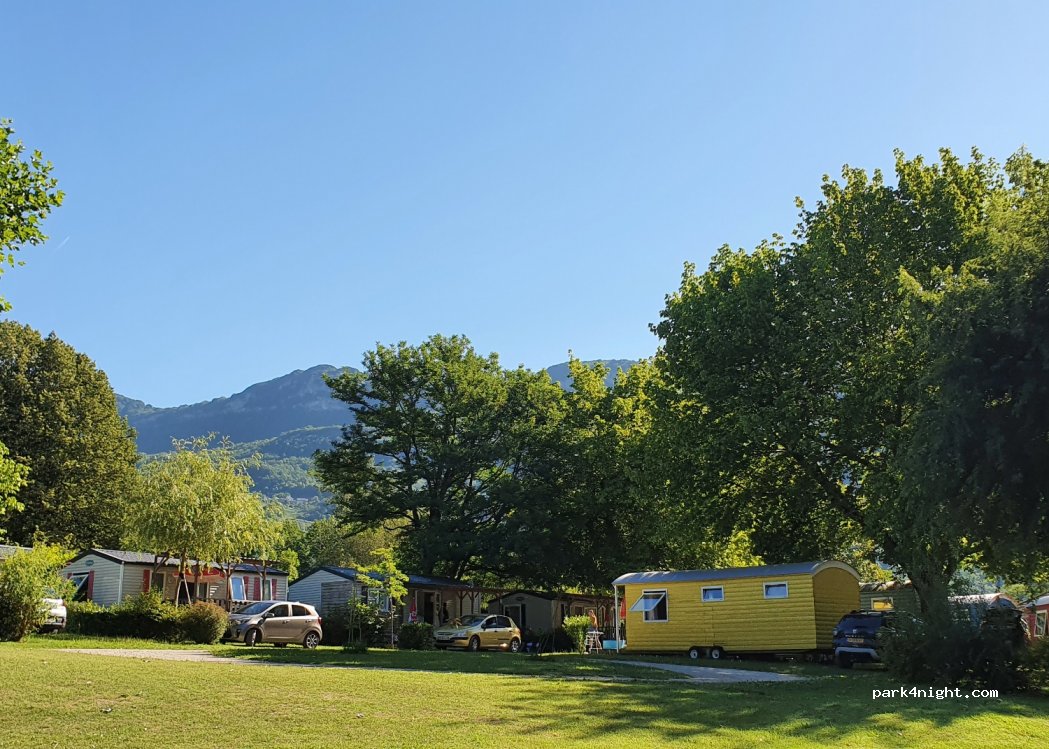 Lake Chevelu campsite — foto 2
