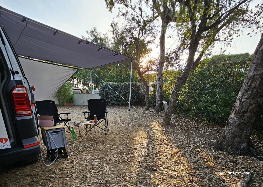 Camping Les Tours Du Pinet Domaine Cézanne — foto 4