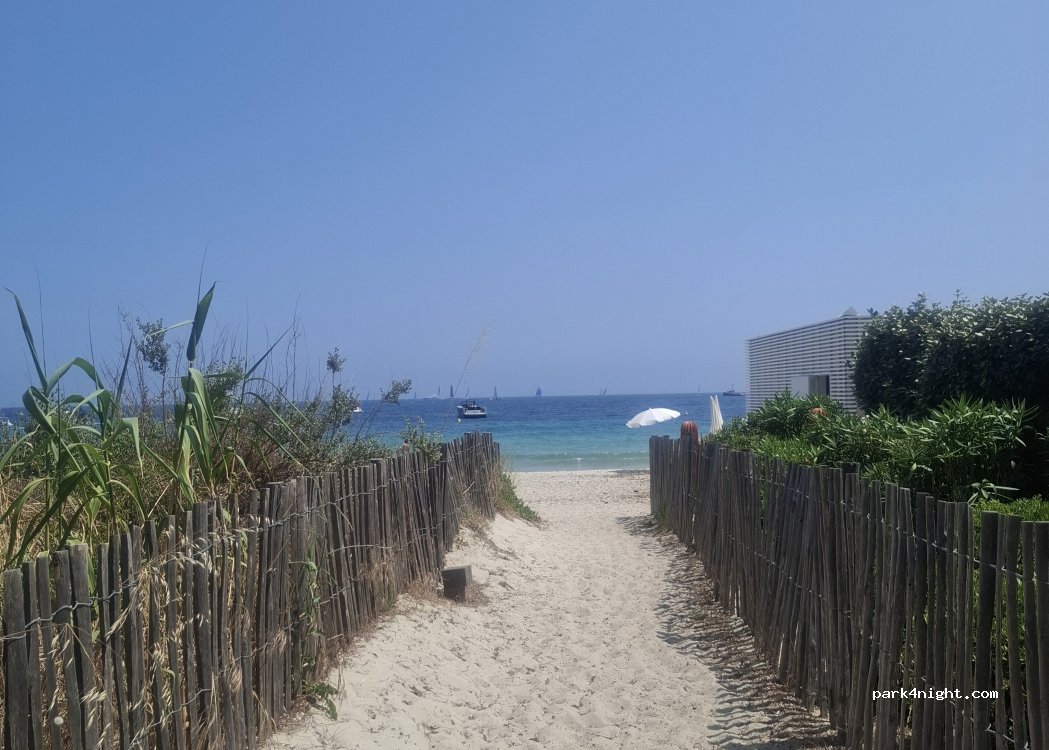 Camping Les Tours Du Pinet Domaine Cézanne — foto 5