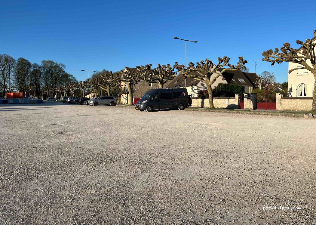 (77160) Provins - Place du 29ème Dragons — foto 5