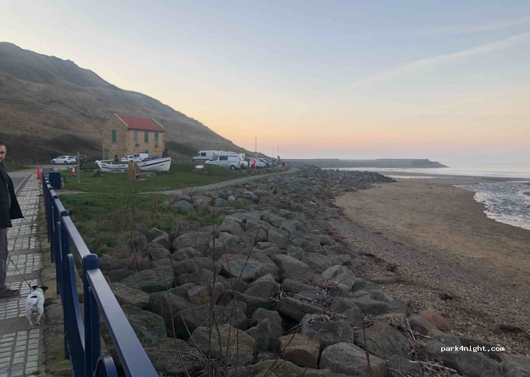 (TS13 4BD) Skinningrove - Marine Terrace — foto