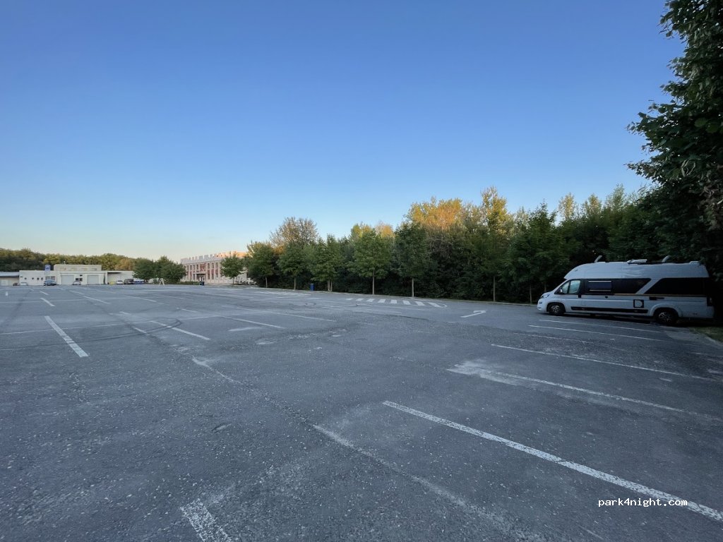 (289 23) Milovice - Topolová — foto 2