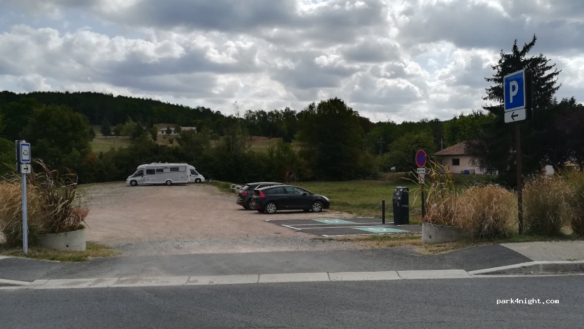 (24530) Villars - 18 Le Bourg — foto