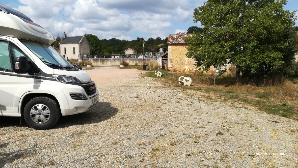 (24530) Villars - 18 Le Bourg — foto 4