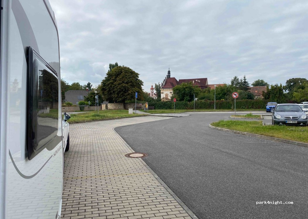 (295 01) Mnichovo Hradiště - V Lípách — foto 3