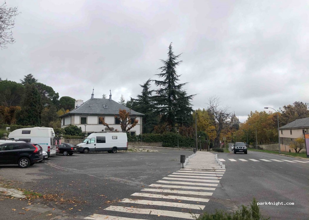 (28200) San Lorenzo de El Escorial - 120 Paseo Carlos III — foto 3