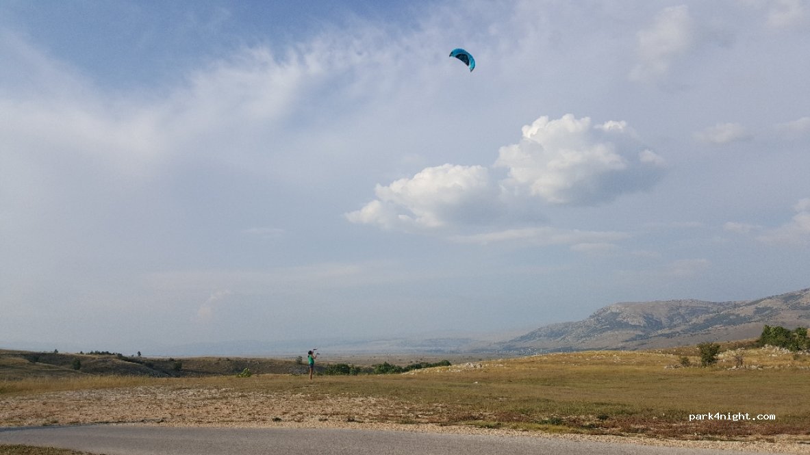 ()  - Unnamed Road — foto