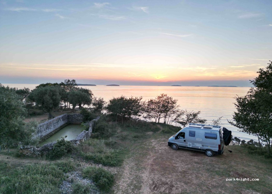 (52210) Rovinj - Unnamed Road — foto 3