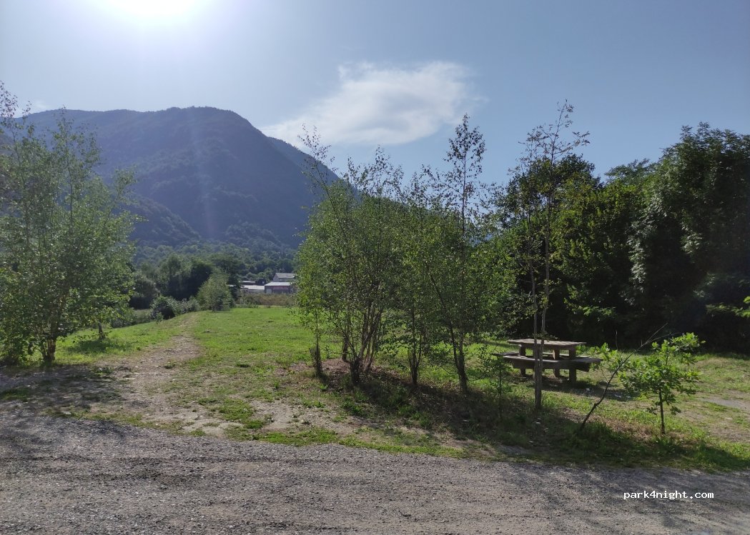 (09110) Perles-et-Castelet - Croix des Fourches — foto 2