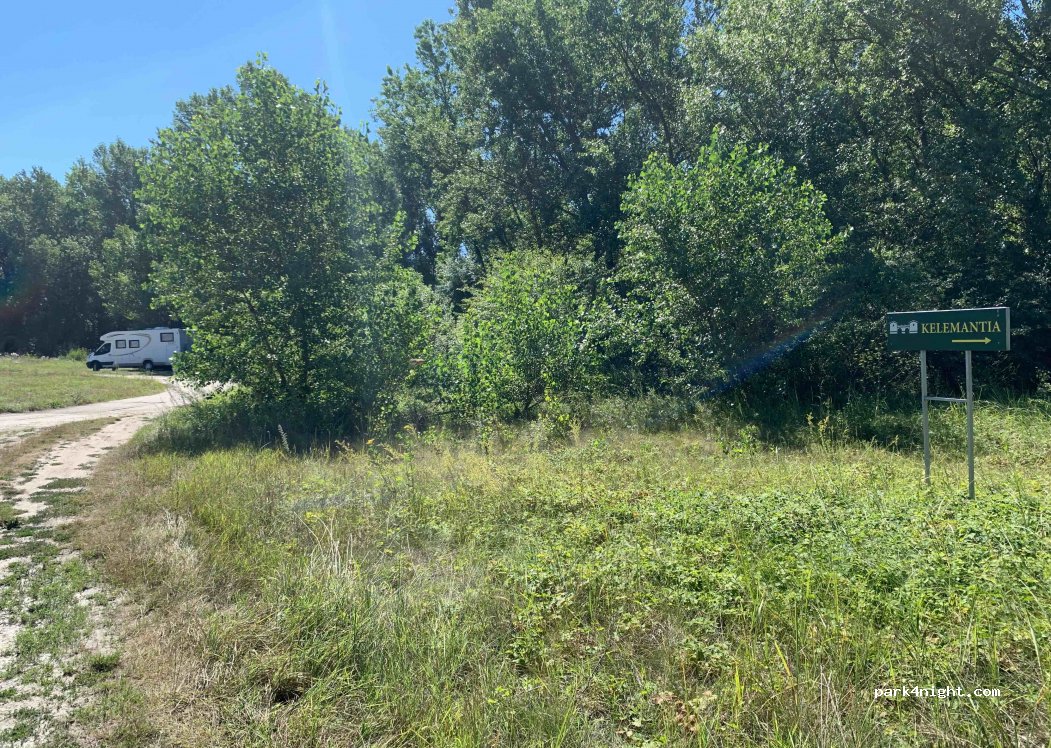 () Iža - Unnamed Road — foto