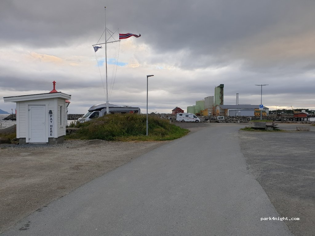 Melbu båthavn Bobil camping — foto 2