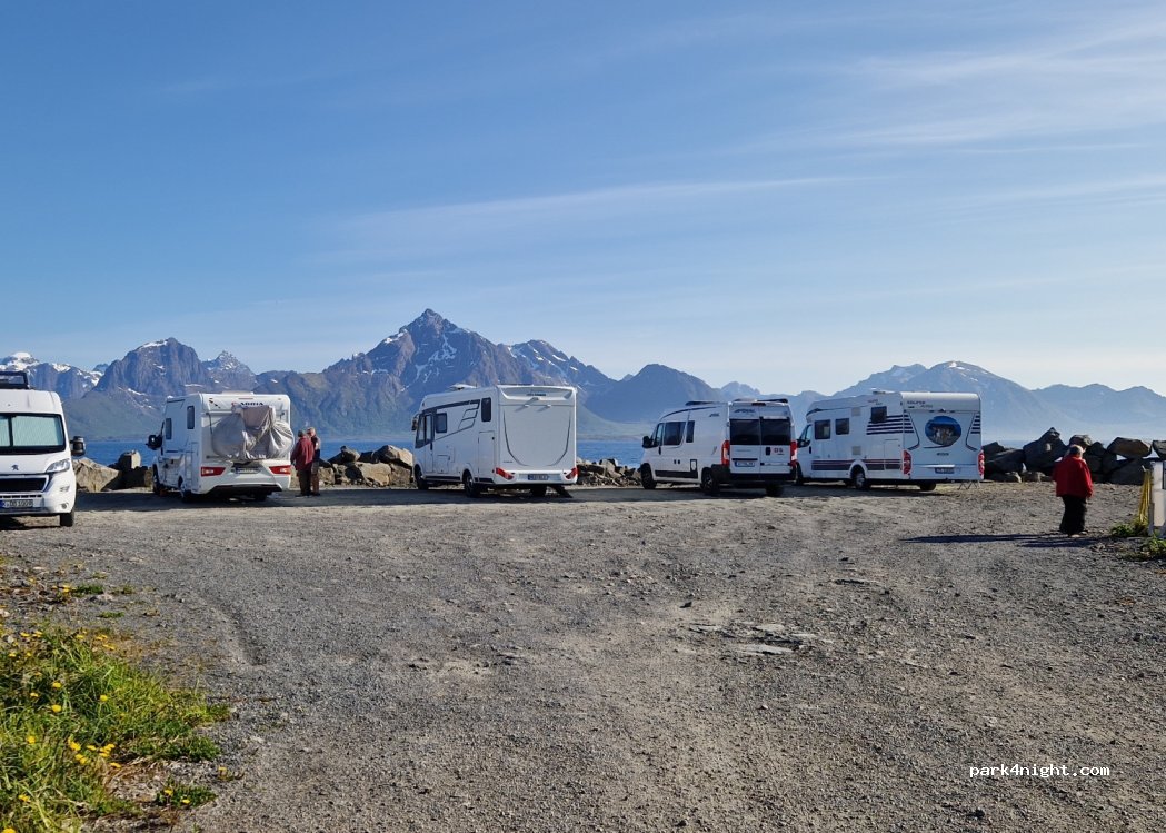 Melbu båthavn Bobil camping — foto 3