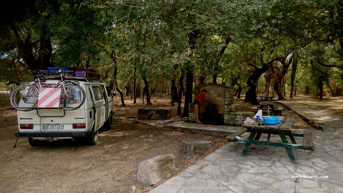 (300 01) Dasos Lesiniou, Iniades - Eparchiaki Odos Etolikou - Astakou — foto 3