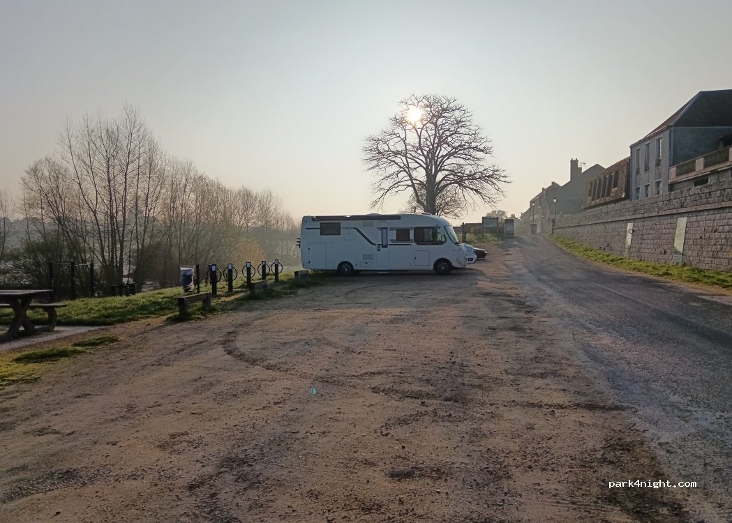 (45150) Jargeau - 28 Boulevard Jeanne d'Arc — foto 4