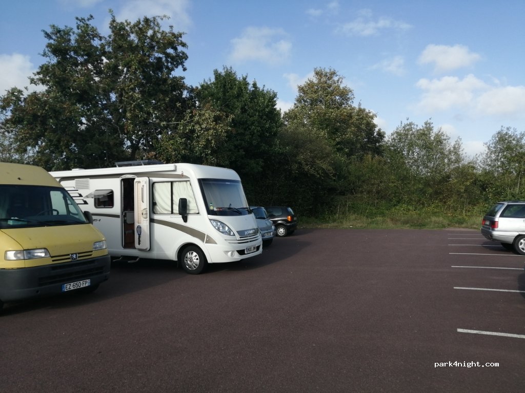 (50200) Coutances - 1 Place de la Gare — foto