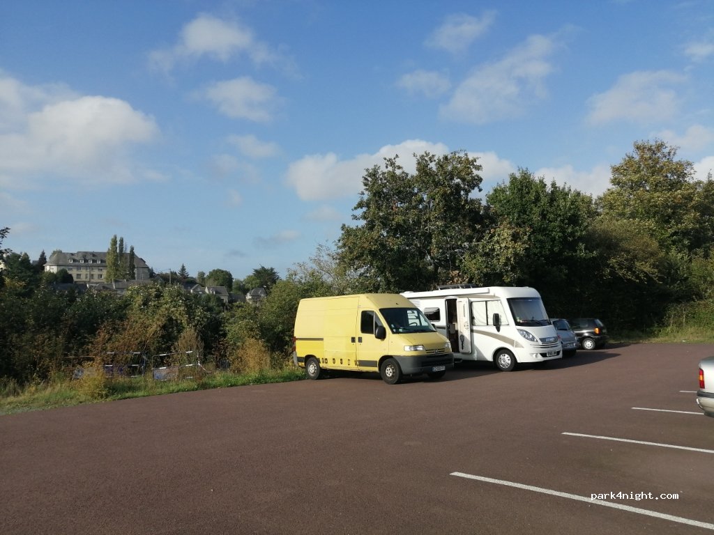 (50200) Coutances - 1 Place de la Gare — foto 2