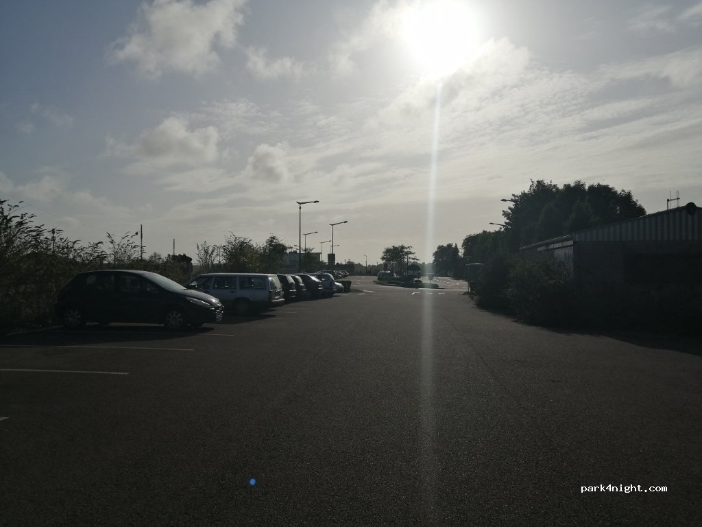 (50200) Coutances - 1 Place de la Gare — foto 3