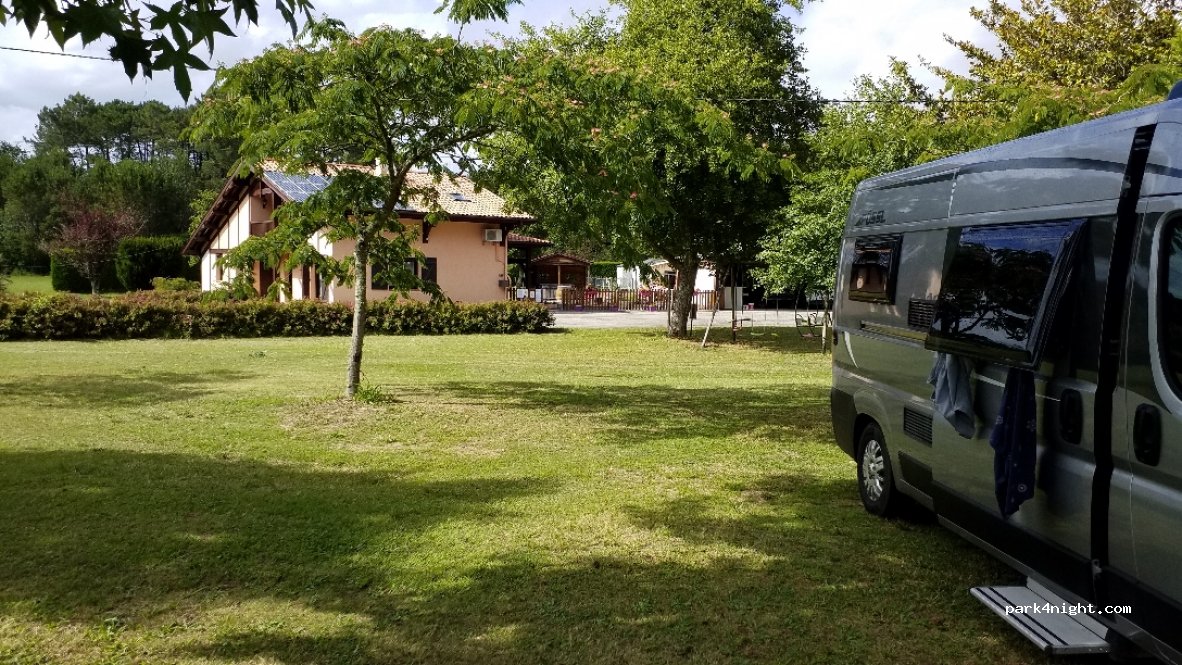 Camping à la ferme Chez Cazou — foto